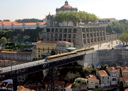 Porto: The Dom Luís Bridge connecting Porto with Vila Nova de Gaia